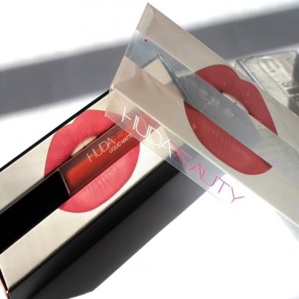 Huda Beauty Liquid Matte Lip Gloss (Pack Of 12)
